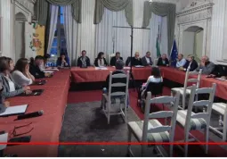 La seduta on line del Consiglio comunale di ieri sera, presente nel pubblico anche la sindaca Junior Giulia Ferrara